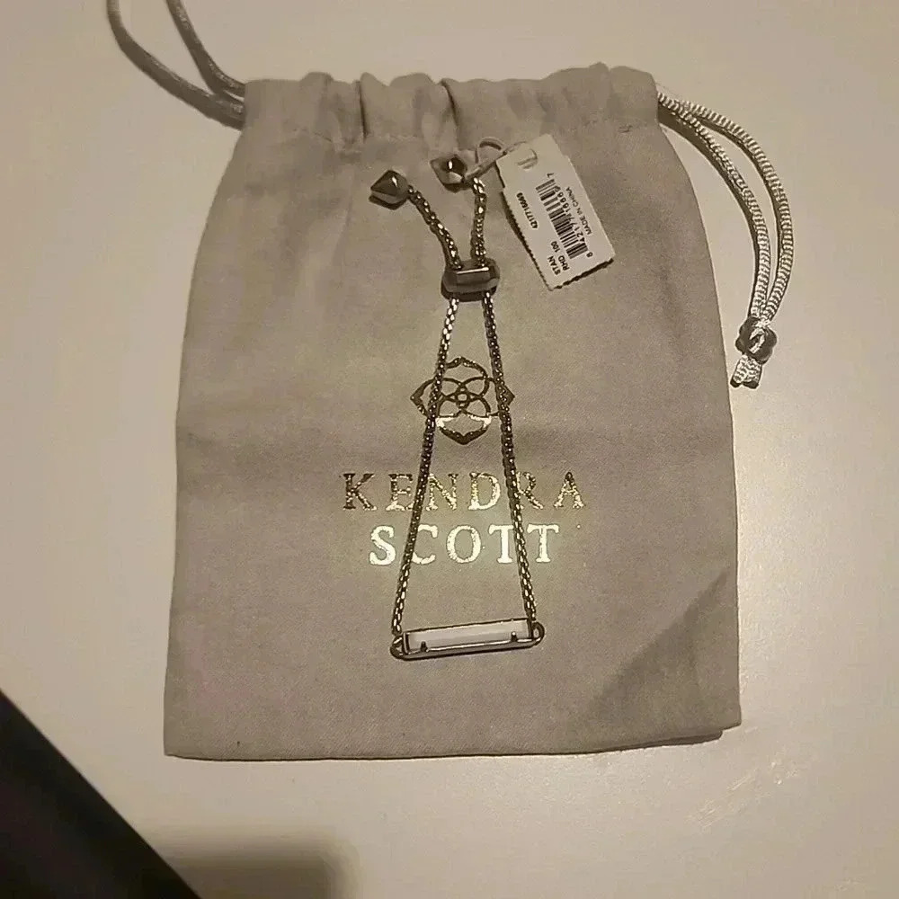 KENDRA SCOTT WHITE MOTHER OF PEARL BRACELET